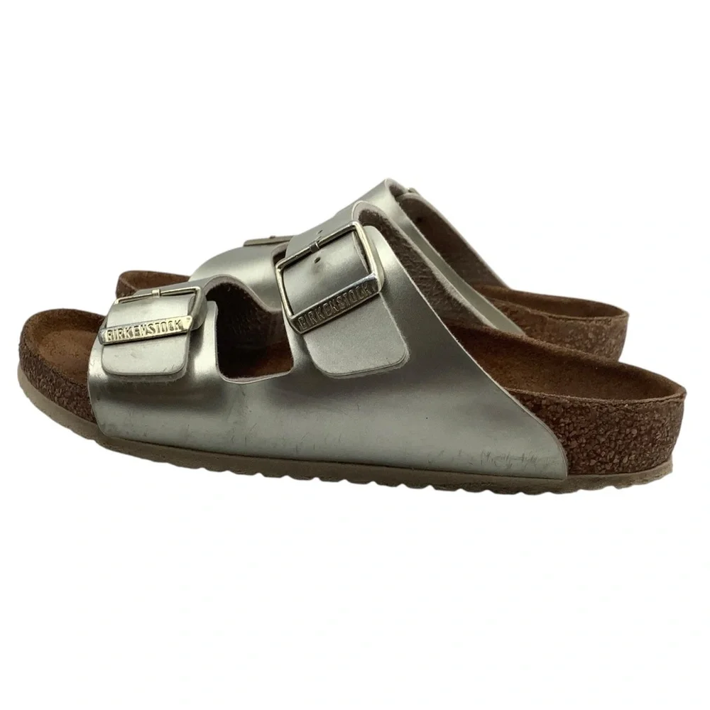 Birkenstock Arizona gold leather kids‎ size 33 Euro 2.-2.5US Sandals